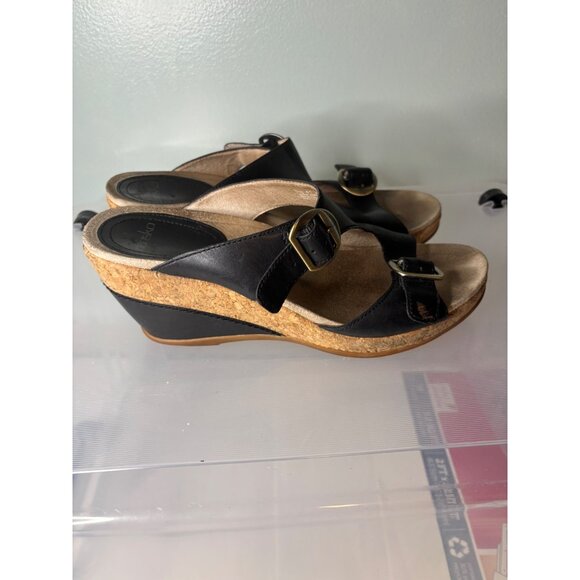 Dansko Carla Platform Wedge Sandals Black Sz 41 Peep Toe Buckle Strap Colorblock - Picture 3 of 11